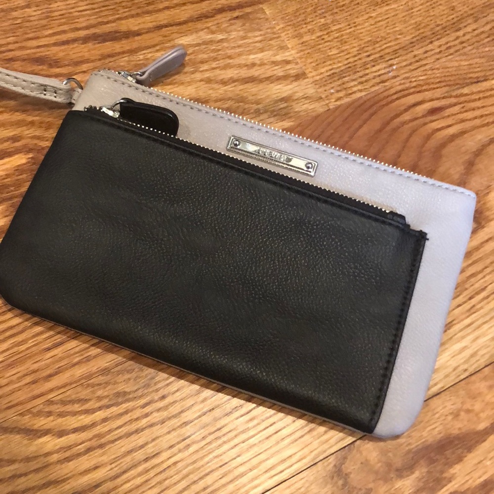 Nine West clutch 👛
